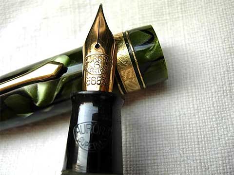 The Pleasure of Writing, Italian style: The History of Aurora Fountain Pens