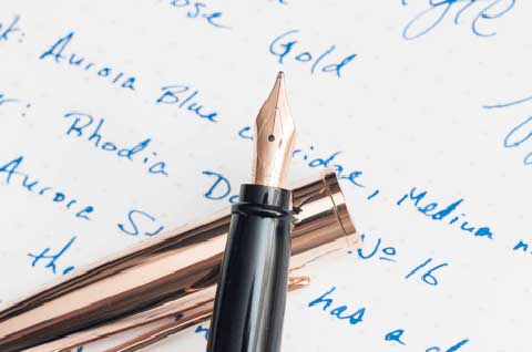 Aurora Style Rose Gold Fountain Pen Review
